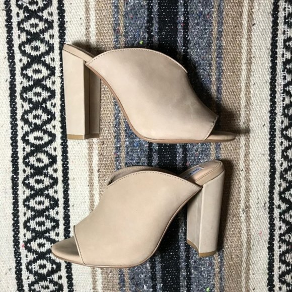 Steve Madden Open Toe Block Heel Mule (Taupe) - Picture 3 of 6
